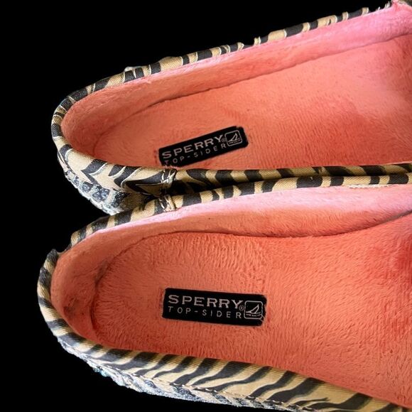 Sperry Topsider Tiger Print Mocassins with tie and sequin detail size 7 w/6.5fit - Picture 9 of 11
